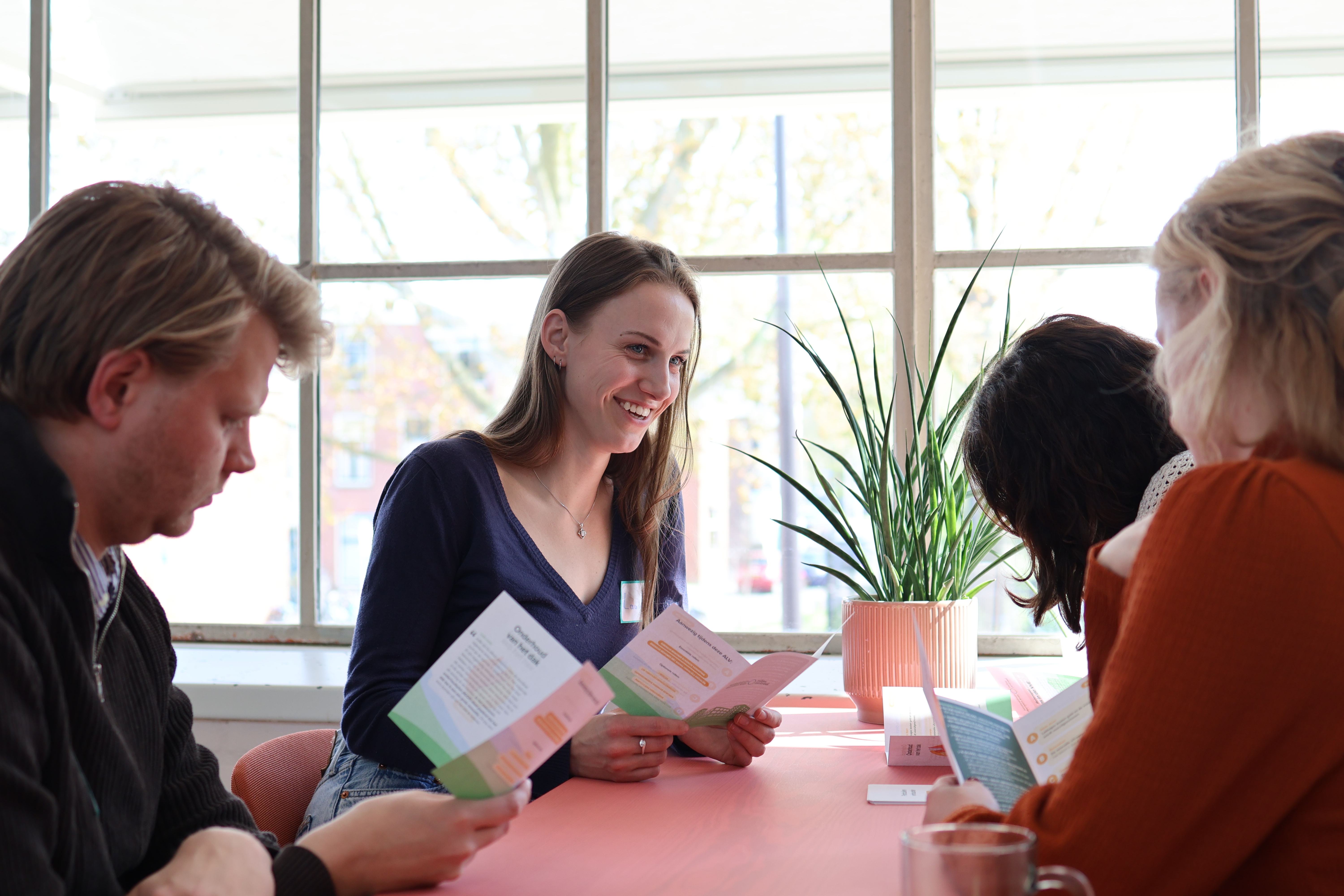 Gemeente- en beleidsmedewerkers spelen het VvE-rollenspel